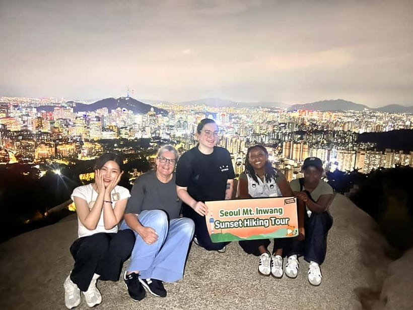 Seoul: Inwangsan Sunset Hike with Guide - Walking beside the Hanyang Fortress Wall