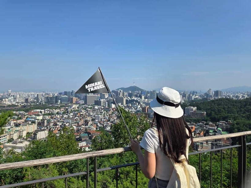 Seoul: Inwangsan Sunset Hike with Guide - Mina makes the small group feel personal