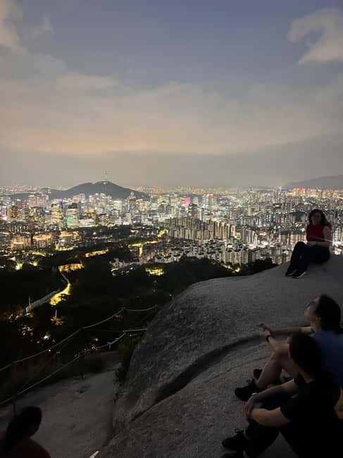 Seoul: Inwangsan Sunset Hike with Guide - Who should book this Inwangsan walk?