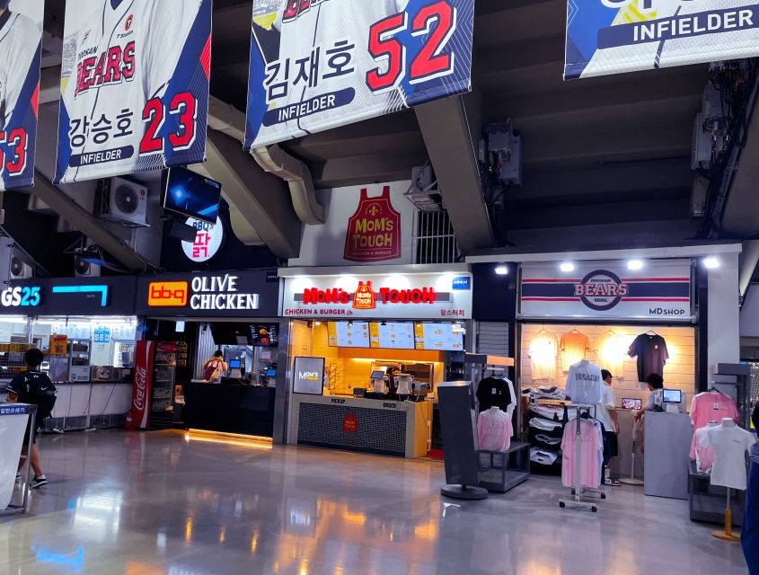 Seoul: Jamsil Baseball Stadium Game Ticket with Dinner& Beer - Why Korean baseball is worth your evening