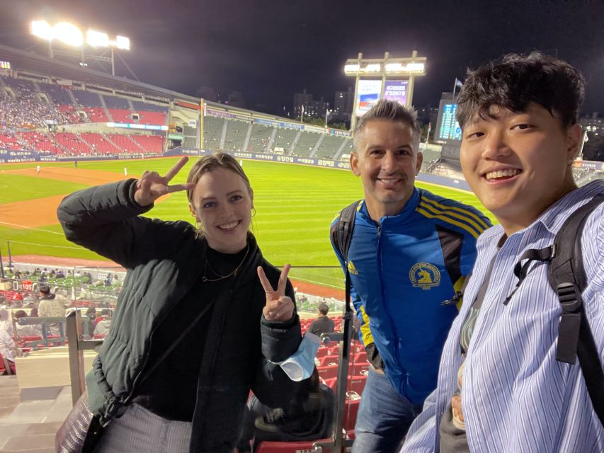 Seoul: Jamsil Baseball Stadium Game Ticket with Dinner& Beer - Walking into Jamsil Baseball Stadium