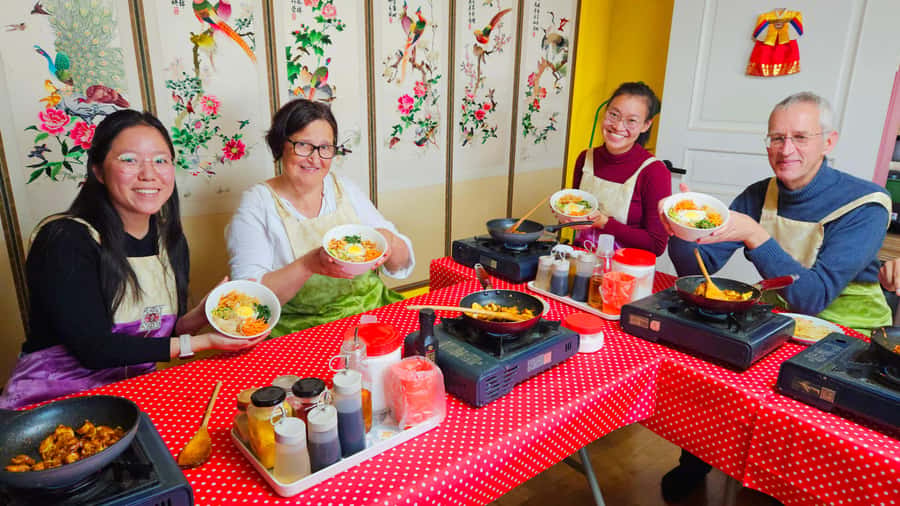 Seoul: Korean Cooking Class at a Local Home and Market Tour - Key points at a glance