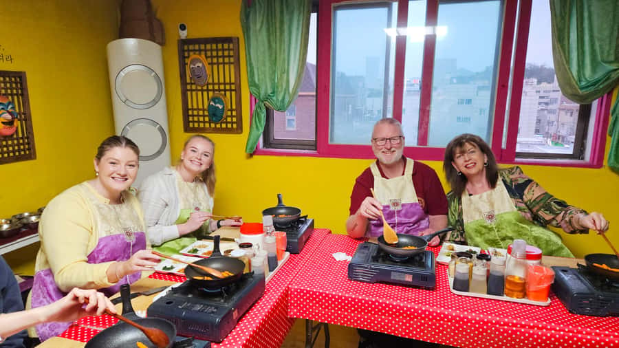 Seoul: Korean Cooking Class at a Local Home and Market Tour - Why the small group matters