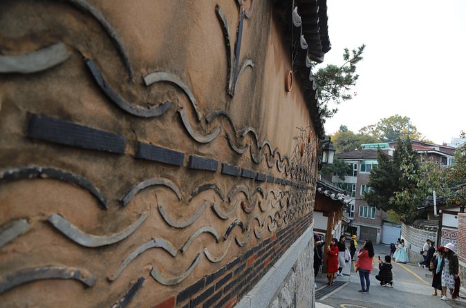 Seoul Layover Private Tour from Incheon Airport - Guides and communication