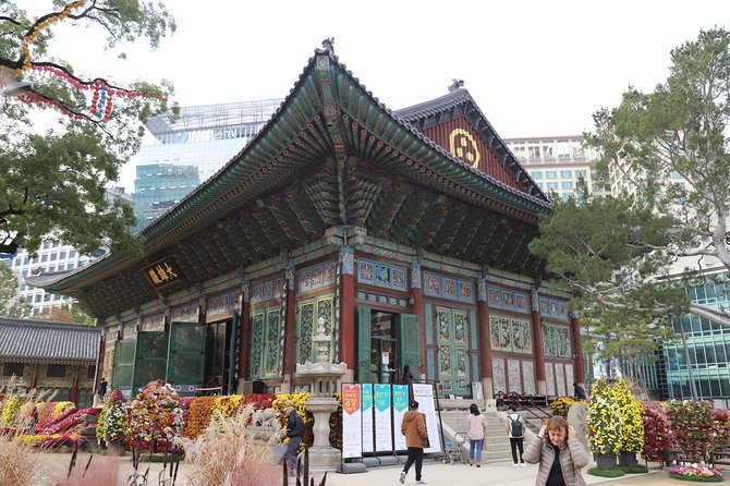 Seoul Layover Private Tour from Incheon Airport - Bukchon Hanok Village: traditional homes in a living district