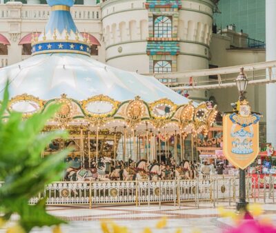 Lotte World 1 Day Pass & Korean School Uniform Rental