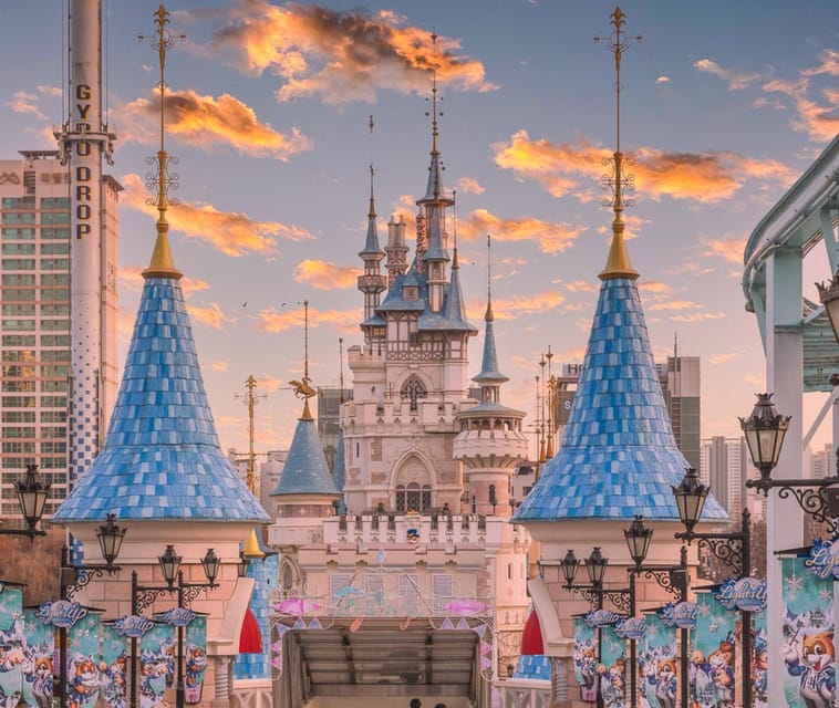 Seoul: Lotte World 1 Day Pass & Korean School Uniform Rental - Queues can decide how much you see