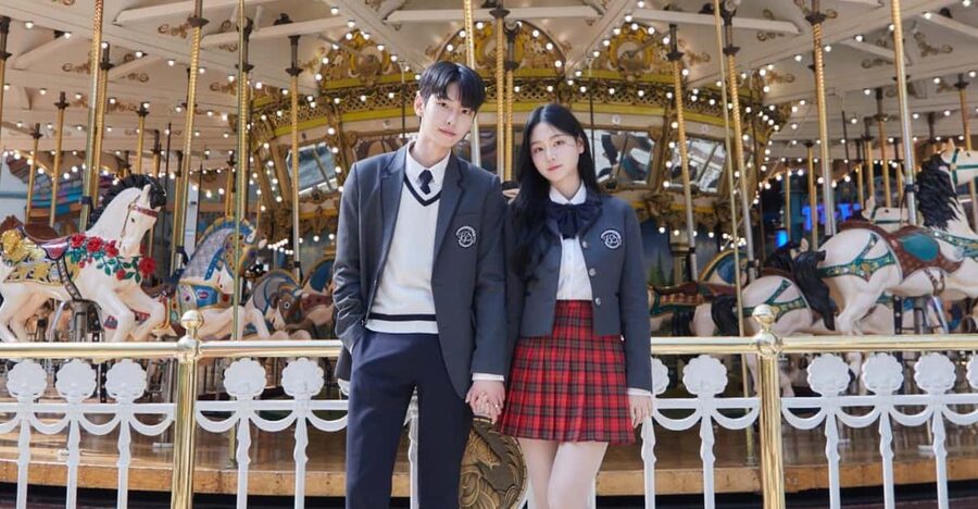 Seoul: Lotte World 1 Day Pass & Korean School Uniform Rental - The school uniform changes the feel of the visit