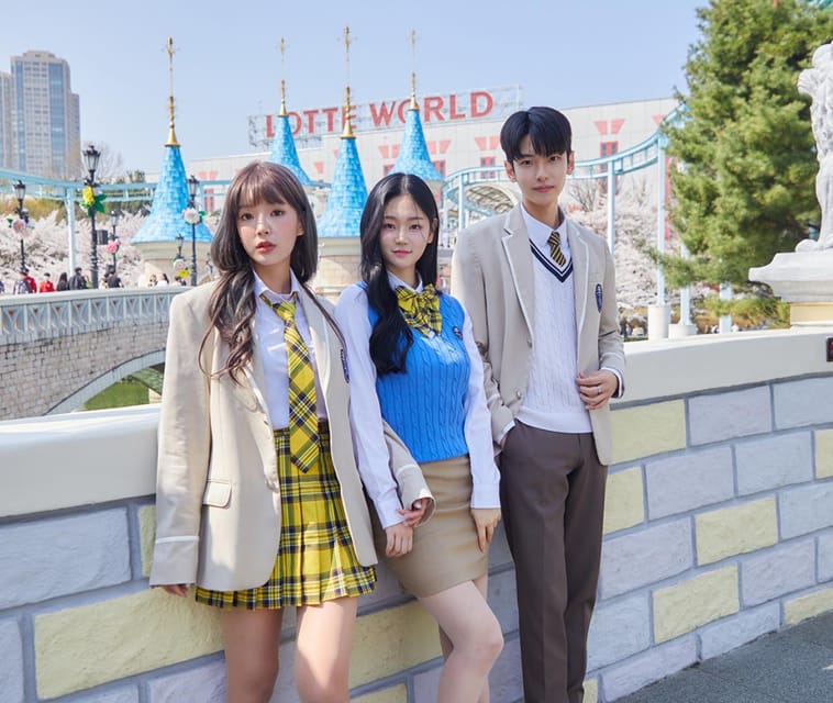 Seoul: Lotte World 1 Day Pass & Korean School Uniform Rental - Important rules for children and passports