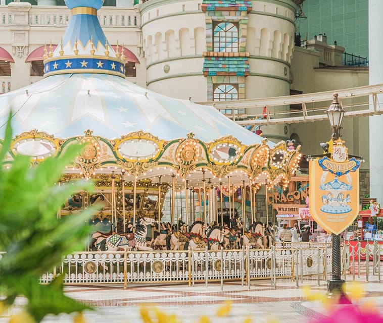 Seoul: Lotte World 1 Day Pass & Korean School Uniform Rental - Walking from the uniform shop to Lotte World