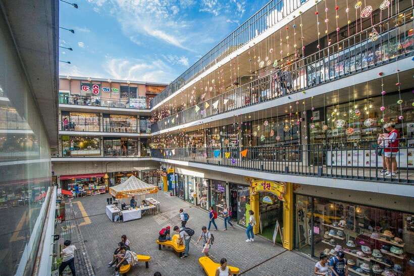 Seoul: Max Out Must Visit City Highlights Panoramic Day Tour - Lunch at Gwangjang Market