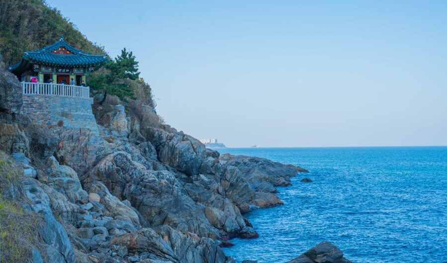 Seoul: Mt Seorak + Naksansa Temple or Nami Island Group Tour - Guides make the independent time work