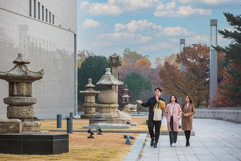 Seoul: National Museum of Korea Guided Tour - Meeting your guide at the Great Hall