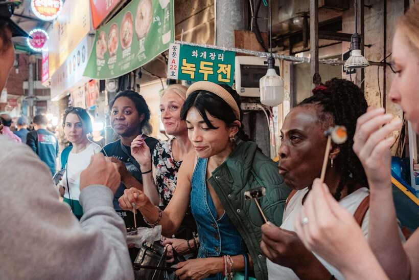 Seoul: Night Market Food Tour with Local Guide - Key points at a glance