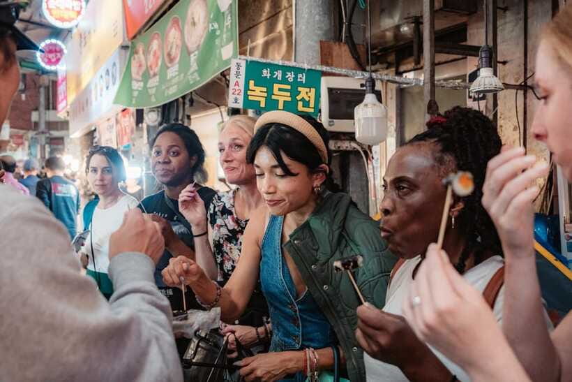 Seoul: Night Market Food Tour with Local Guide - Ten dishes that show Korea from several angles