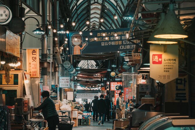 Seoul Night Palace & Market Food Tour with Vehicle - Why this Seoul night tour works
