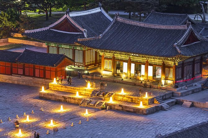Seoul Night Tour (Gwangjang Market, Royal Palace and Naksan Park) - Four sides of Seoul after dark