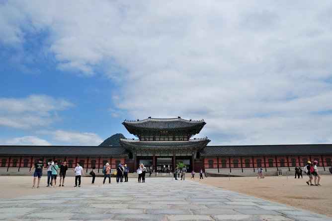 Seoul Palace Morning Tour - Gwanghwamun Gate and the changing guard
