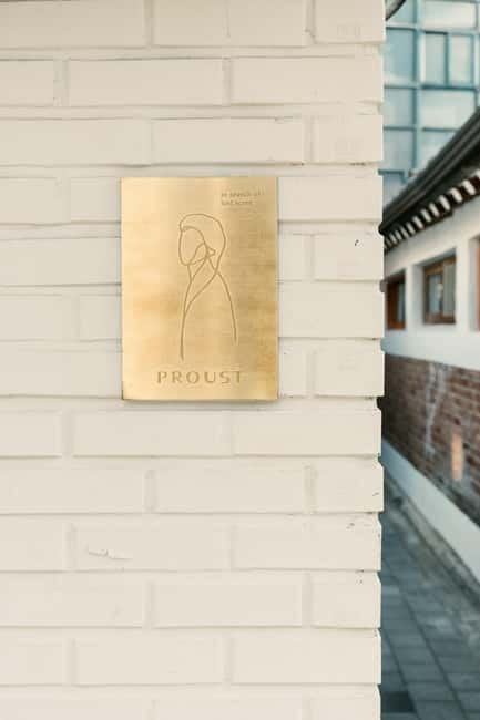 Seoul: Perfume-Making Workshop in a Hanok - The first 15 minutes: finding your scent direction