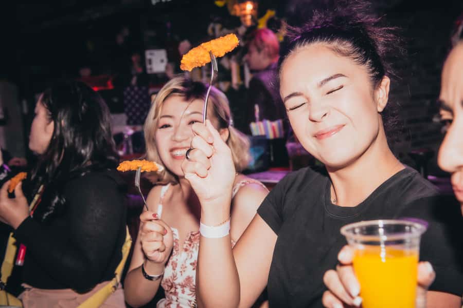 Seoul: Premium Pub Crawl with Open Bottles - Priority entry and reserved tables