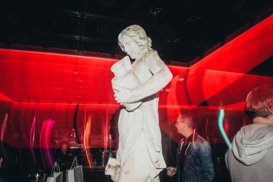 Seoul: Premium Pub Crawl with Open Bottles - Who will get the most from this night