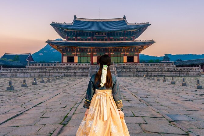 Seoul Private Tour: Palace, Bukchon, Insadong & Han River Cruise - Gyeongbokgung Palace and the Joseon court