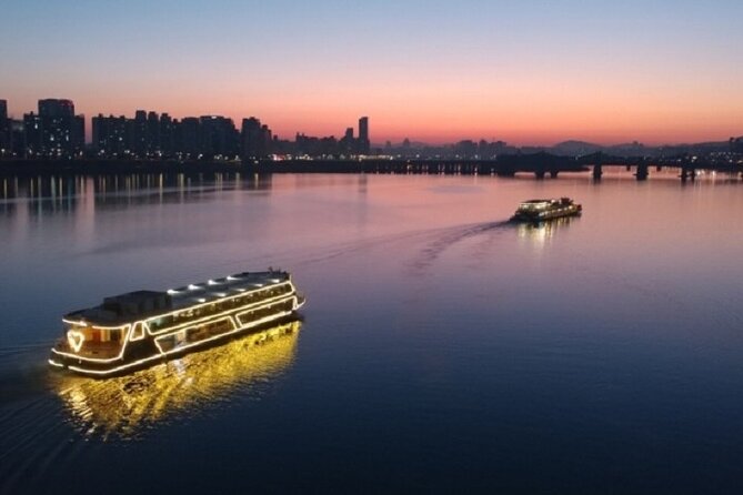 Seoul Private Tour: Palace, Bukchon, Insadong & Han River Cruise - Insadong, traditional culture, and Hanjeongsik lunch