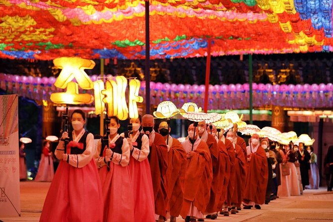 Seoul Private Tour: Palace, Bukchon, Insadong & Han River Cruise - Yeouido Hangang Park and the modern city
