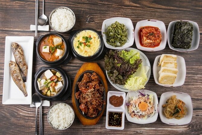 Seoul Private Tour: Palace, Bukchon, Insadong & Han River Cruise - What the private format changes