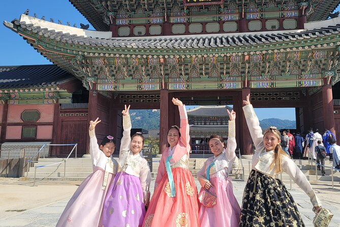 Seoul Private Tour with hidden gem of Seoul - Bukchon Hanok Village and the importance of a short visit