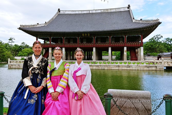 Seoul Private Tour with hidden gem of Seoul - Myeongdong brings in the modern city