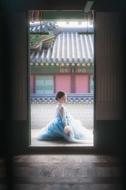 Seoul: Professional Hanbok Photography at Gyeongbok Palace - Returning to the Rental Shop