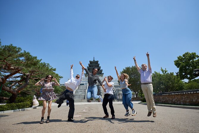 Seoul Royal Palace,Bukchon Hanok Village & Gwangjang Market Feast - Guides are the tour’s strongest asset