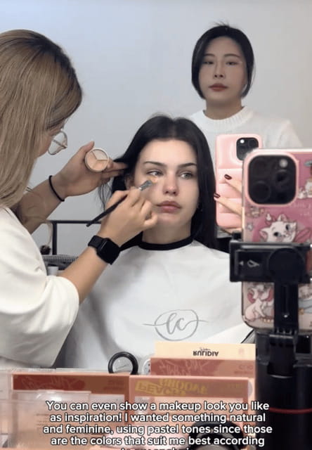 Seoul: Sihyunhada Photo, Personal Color, Makeup&Hair TOUR - Moving between three professional studios