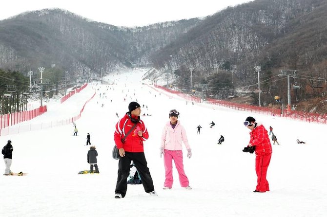 Seoul Ski Tour at Jisan Forest Resort - The beginner lesson and first run