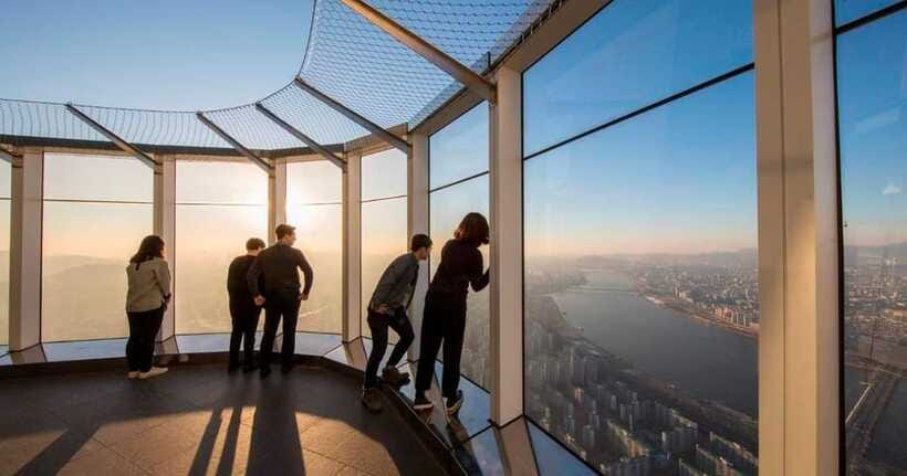 Seoul: Sky Lotte World Tower Ticket - Exploring floors 117 through 123