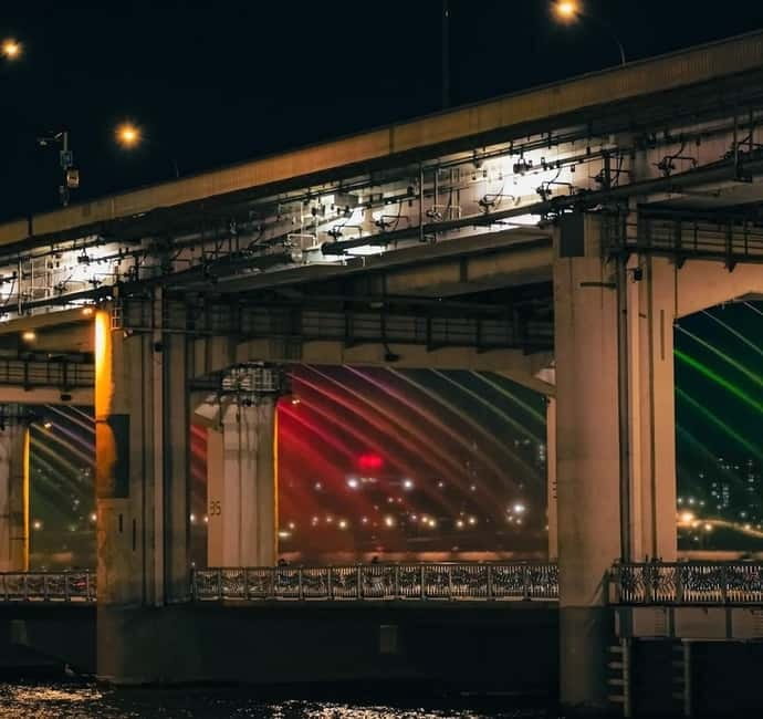 Seoul: Small Group Picnic & Night Bike Ride at Han River - Meeting at Yeouinaru Station Exit 2