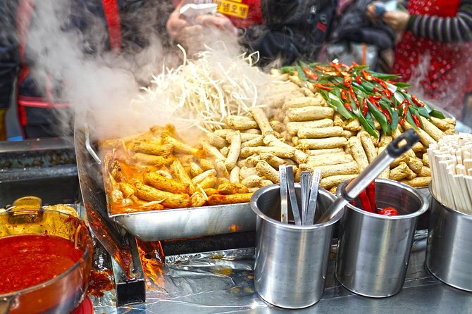 Seoul Street Food Market Tour - Meeting at Jongno 5-ga and entering the market