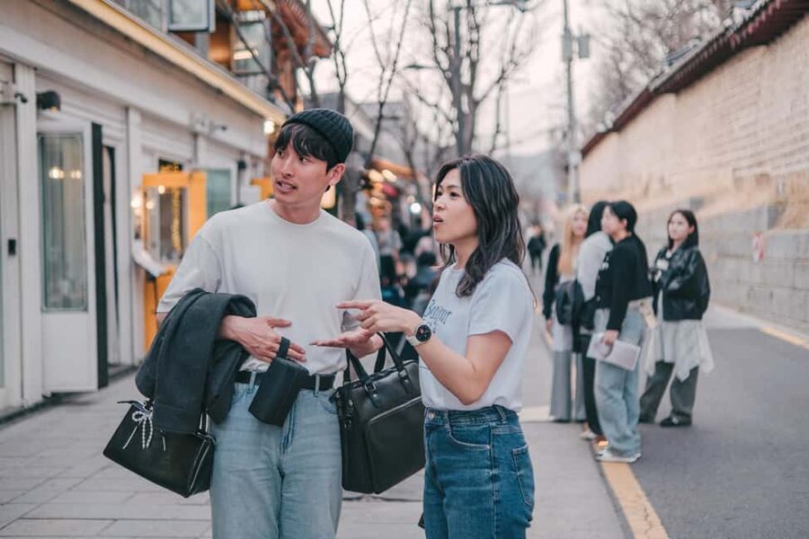 Seoul: Street Photoshoot and Hidden Gem History Walking Tour - Key points at a glance