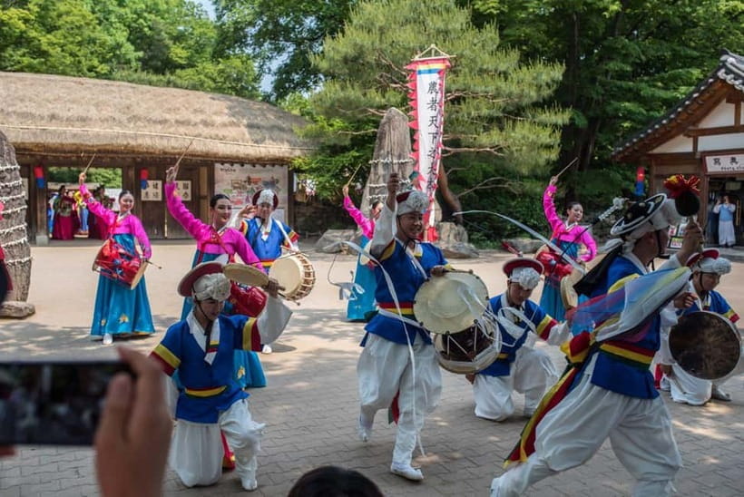 Seoul: Suwon Hwaseong, Folk Village, & Starfield Library - Joseon royal life at Hwaseong Haenggung