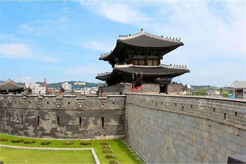 Seoul: Suwon Hwaseong, Folk Village, & Starfield Library - Should you book the Suwon day trip?