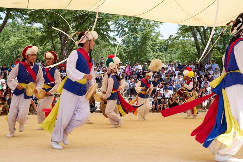 Seoul: Suwon Hwaseong Fortress & Korean Folk Village Tour - Transport, meeting points, and the true length of the day