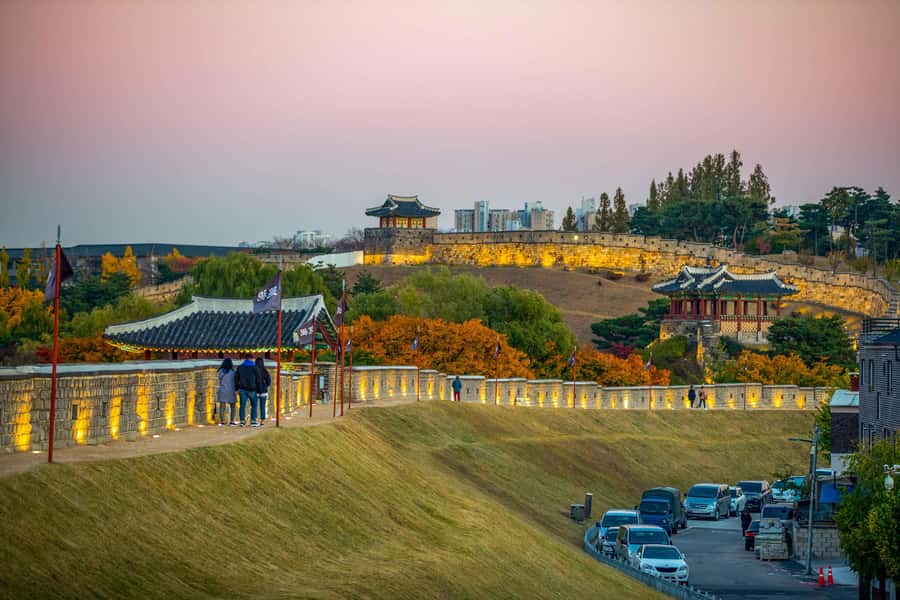 Seoul : Suwon Hwaseong Fortress+Starfield Library+Waujeongsa - Kimbap and hanbok make the final stop useful