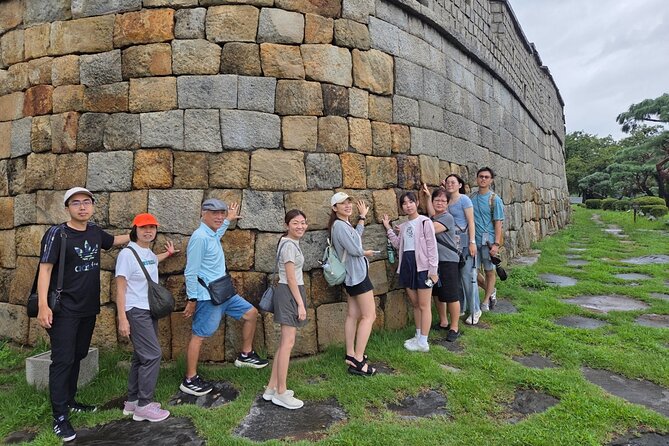 Seoul: Suwon Hwaseong & Waujeongsa & Starfield Heritage Tour - Who should book this experience?