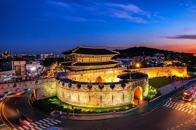Seoul: Suwon Hwaseong & Waujeongsa & Starfield Heritage Tour - Walking the walls of Hwaseong Fortress