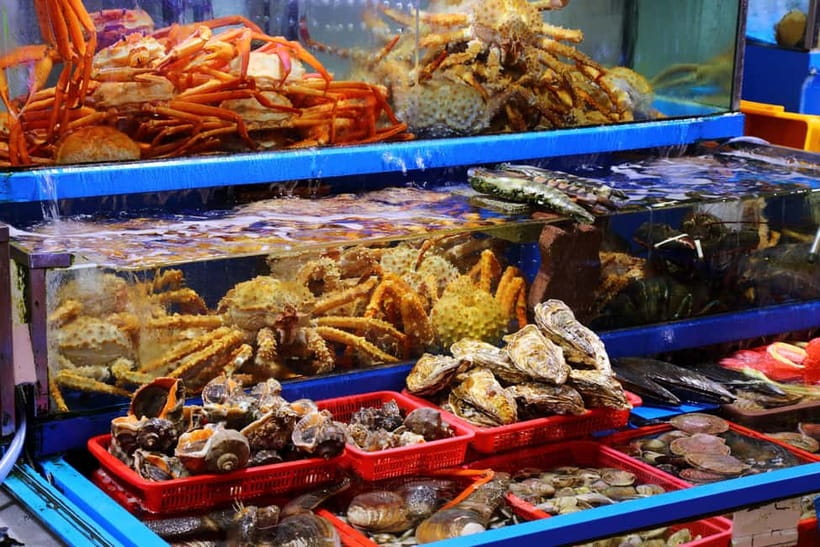 Seoul: The Biggest Sea-food Noryangjin Market Tour - Watching fish become lunch