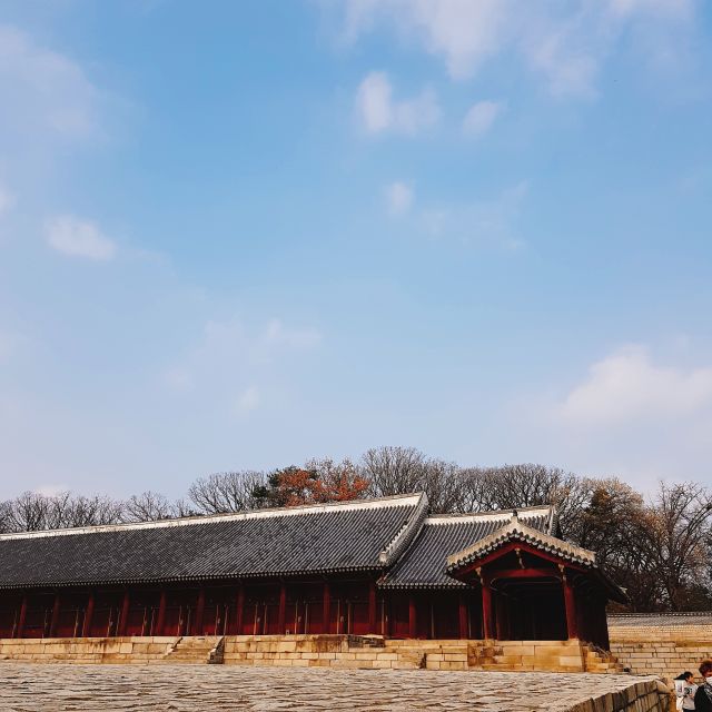 Seoul: UNESCO Sites tour: Palace, Shrine & Bukchon Village - What the $36 price really covers