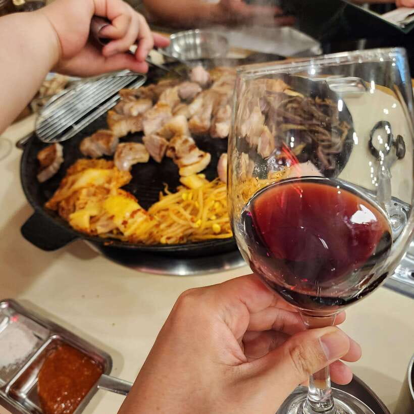 Seoul: Wine & Korean BBQ, Perfect Pairing Dinner in Sinchon - What you can expect from the Korean food