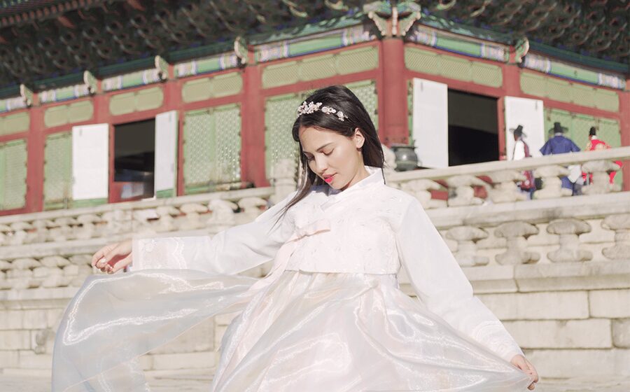 Seoul : Your Personal Photographer in Gyeongbokung - Language support and special requests