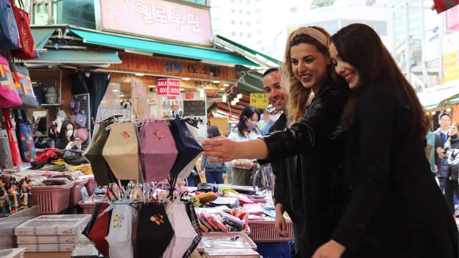 Seoul Your Way: Private Custom Experience with a Local Guide - A custom Seoul introduction instead of a standard bus route
